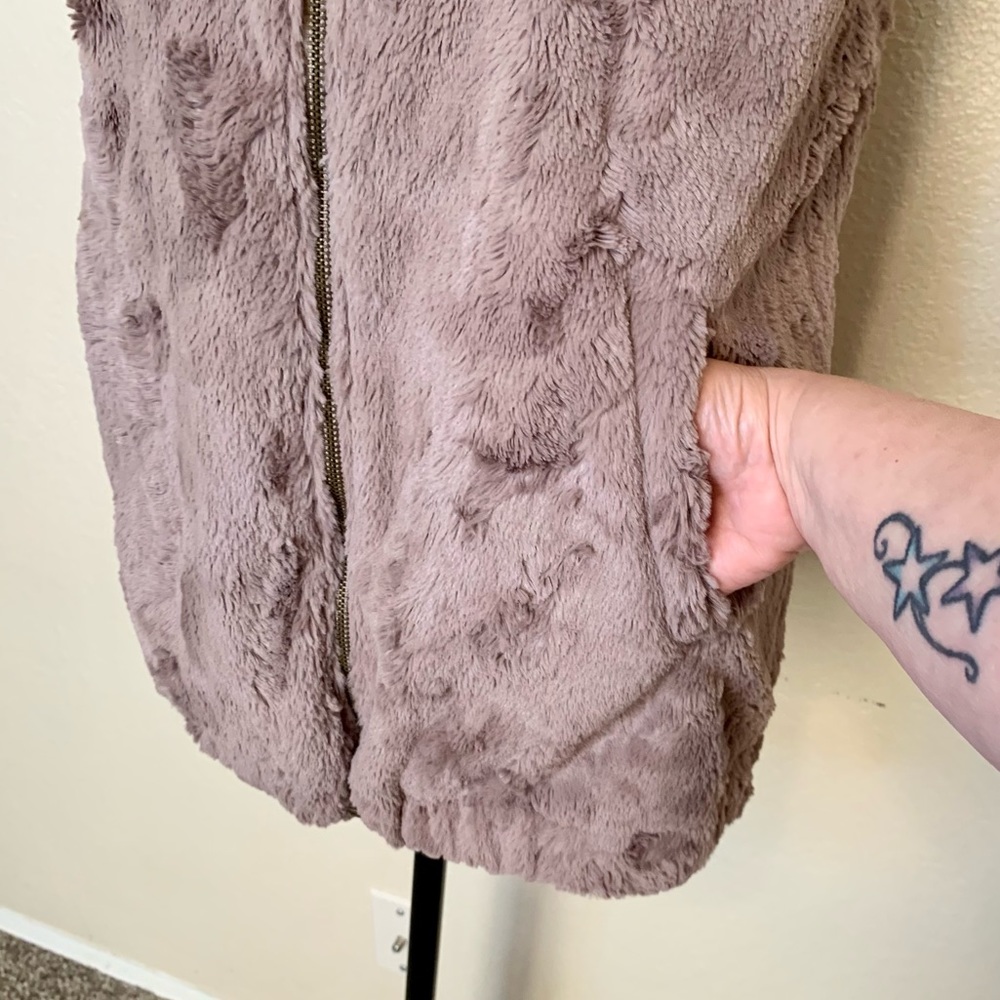 Sanctuary Faux Fur Sleeveless Vest Zip Up Taupe Brown Size Medium - Picture 6 of 16